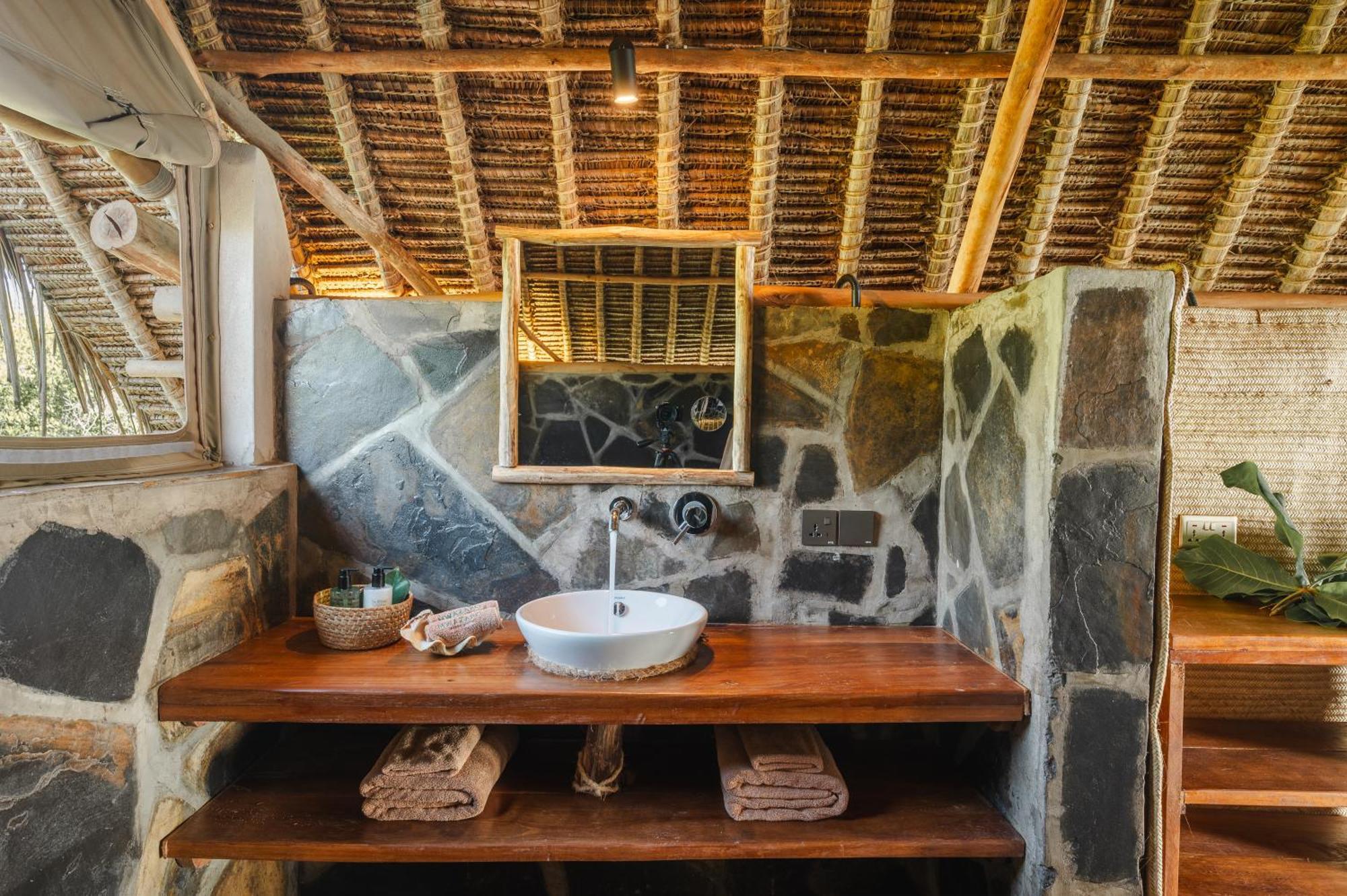 Mwazaro Beach Lodge Shimoni Luaran gambar