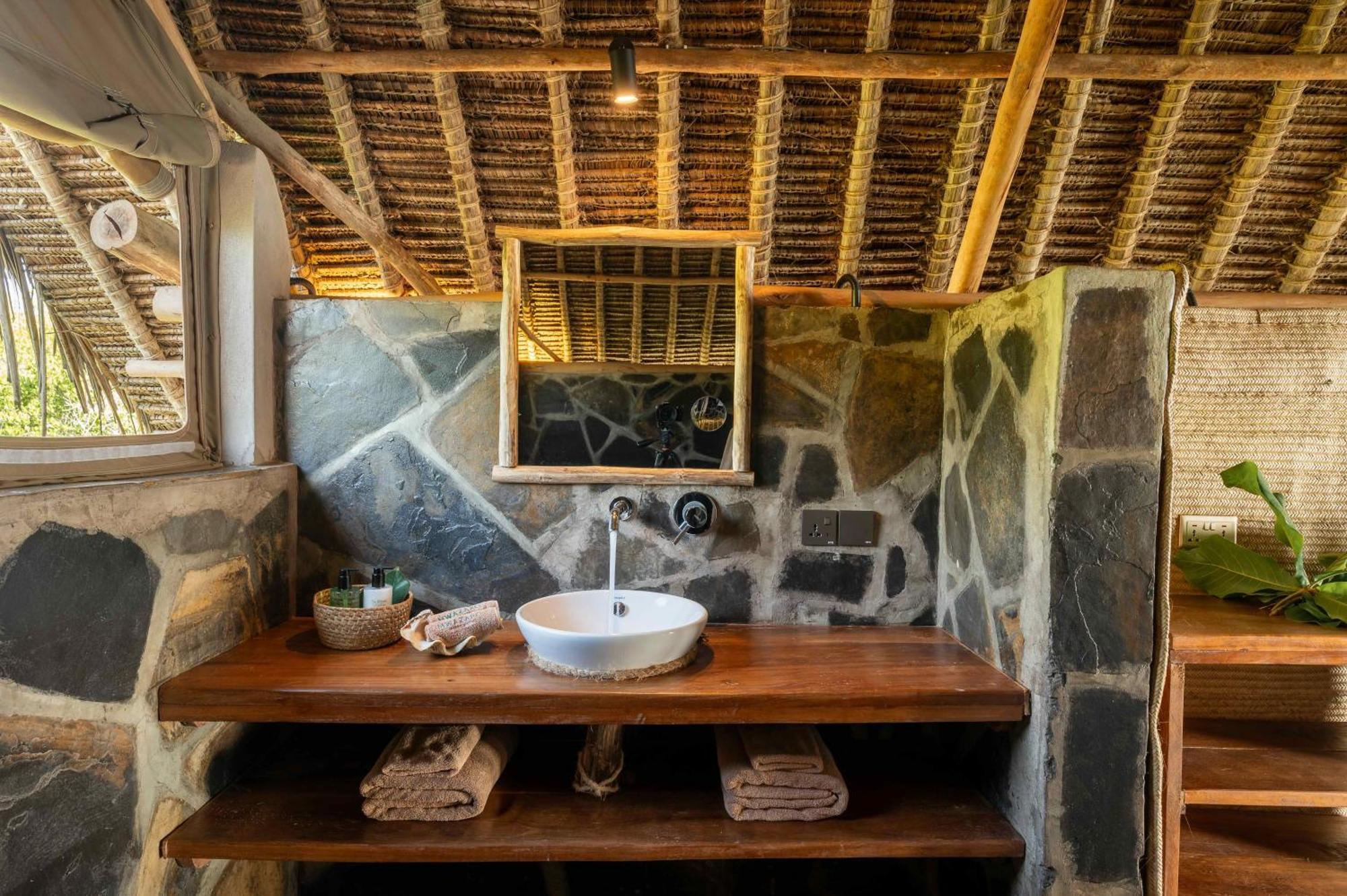 Mwazaro Beach Lodge Shimoni Luaran gambar
